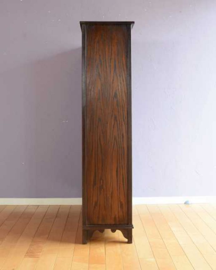 アンティークのキャビネット アンティーク家具 英国スタイルのアンティーク家具、オープン棚のブックシェルフ(本棚)。横から見てもステキしっかり修復したので、横顔だって美しいんです。(k-2724-f)