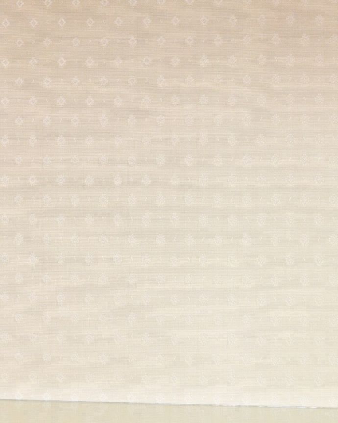 アンティークのキャビネット　アンティーク家具　バラの模様が美しい英国のアンティークガラスキャビネット。新しく貼り替えましたキャビネットに似合う生地を選んで張り替えた背板。(k-2738-f)