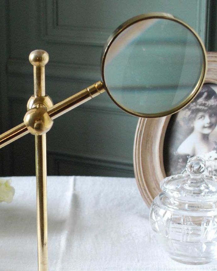 アンティーク 真鍮の雑貨　アンティーク雑貨　英国輸入のアンティーク雑貨、土台もついた真鍮のアンティークルーペ。本物の真鍮製なので、使っていくごとに味わい深い色合いに変化していきます。(k-2740-z)