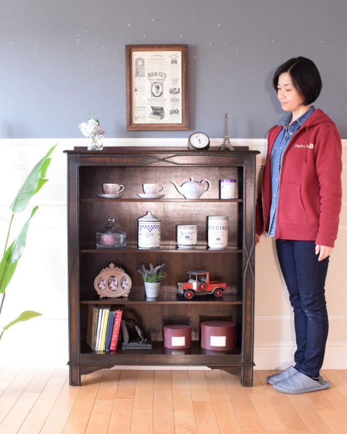 アンティークのキャビネット アンティーク家具 英国スタイルのアンティーク家具、オープン棚のブックシェルフ(本棚)。なんでも便利に収納できるオープンタイプの本棚本棚としてしっかり作られたオープンタイプのブックシェルフ。(k-2741-f)