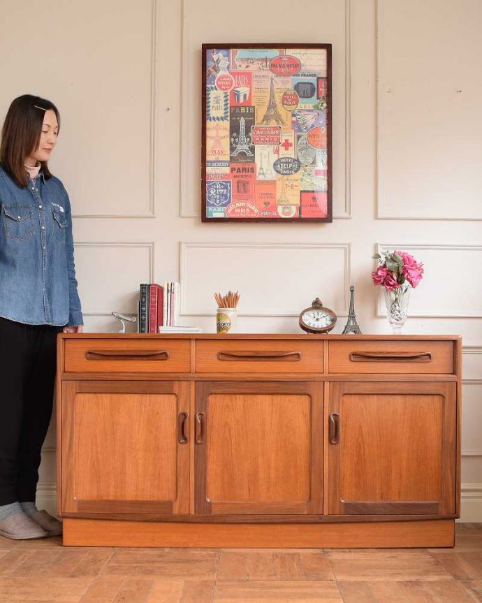 G-PLAN(Gプラン)　アンティーク家具　リビングボードにおススメ、イギリスで見つけたG-planのアンティークサイドボード 。人気のヒミツは北欧スタイルのデザインやっぱりスッキリとカッコイイ北欧デザインが人気のサイドボード。(k-2748-f)