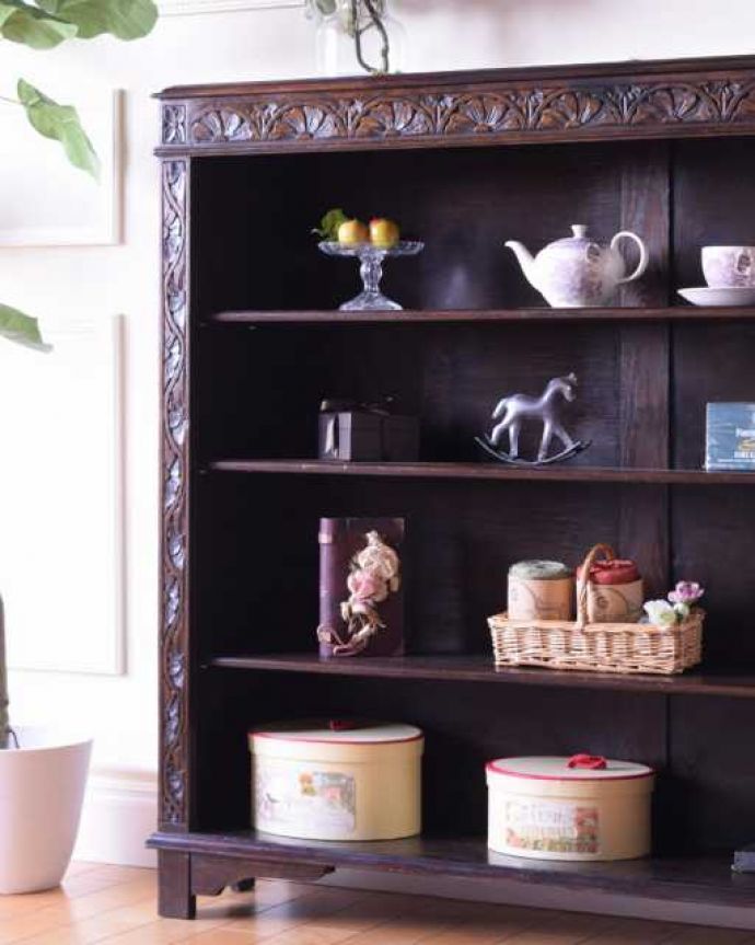 アンティークのキャビネット アンティーク家具 英国輸入のアンティーク家具、重厚なオープン棚のブックシェルフ(本棚) 。たっぷり収納できるだけじゃないんです。(k-2757-f)