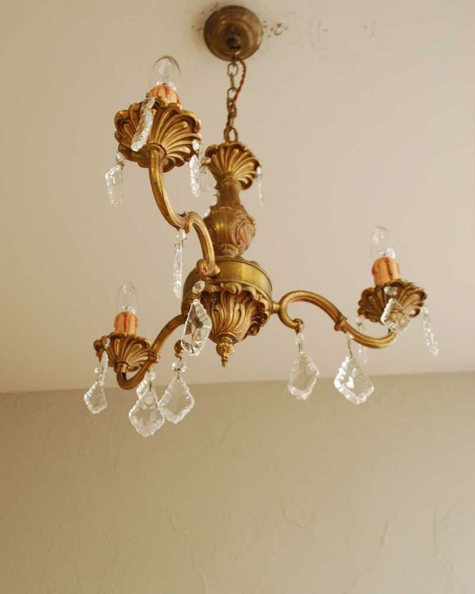 シャンデリア　照明・ライティング　ガラスパーツ×真鍮製シャンデリア３灯タイプ（E17シャンデリア球付）。。(k-2760-z)