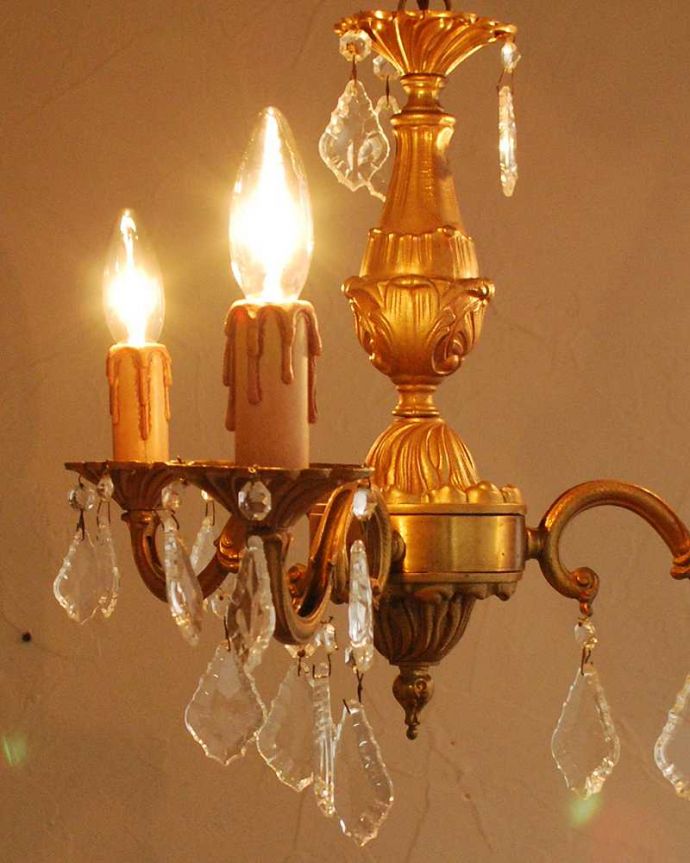 シャンデリア　照明・ライティング　ガラスパーツ×真鍮製シャンデリア３灯タイプ（E17シャンデリア球付）。。(k-2760-z)