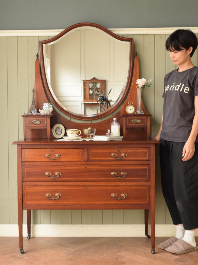 月末セールM♦ US製　アンティーク 大型ドレッサーチェスト 英国アンティークのドレッサー、美しいミラーが付いたのマホガニー材の