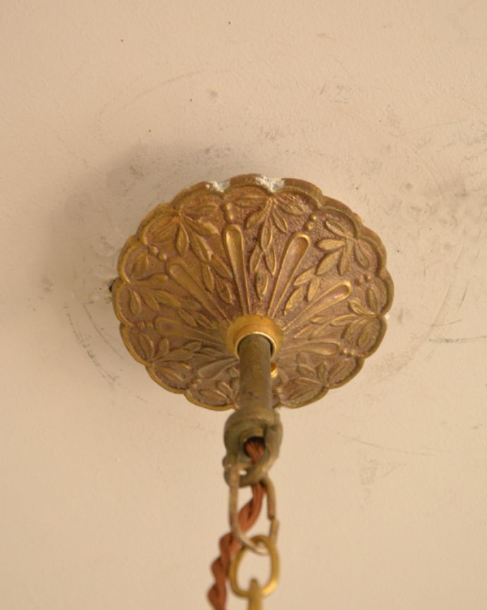 ペンダントライト　照明・ライティング　ゴールドの大人な雰囲気たっぷりで美しいアンティークペンダントランプ（Ｅ17シャンデリア球付） 。。(k-2761-z)