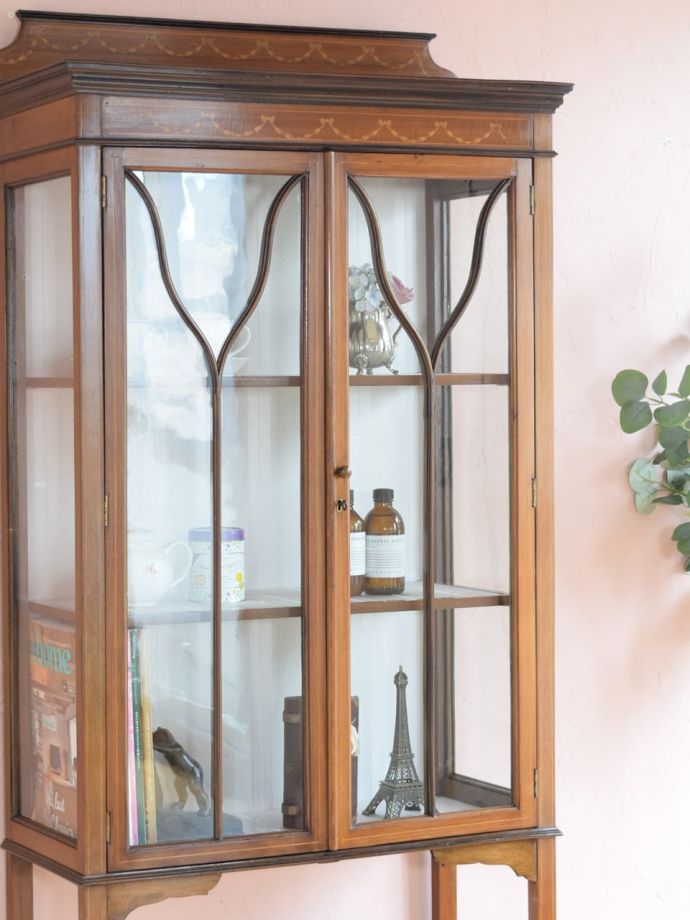 アンティークガラスの扉