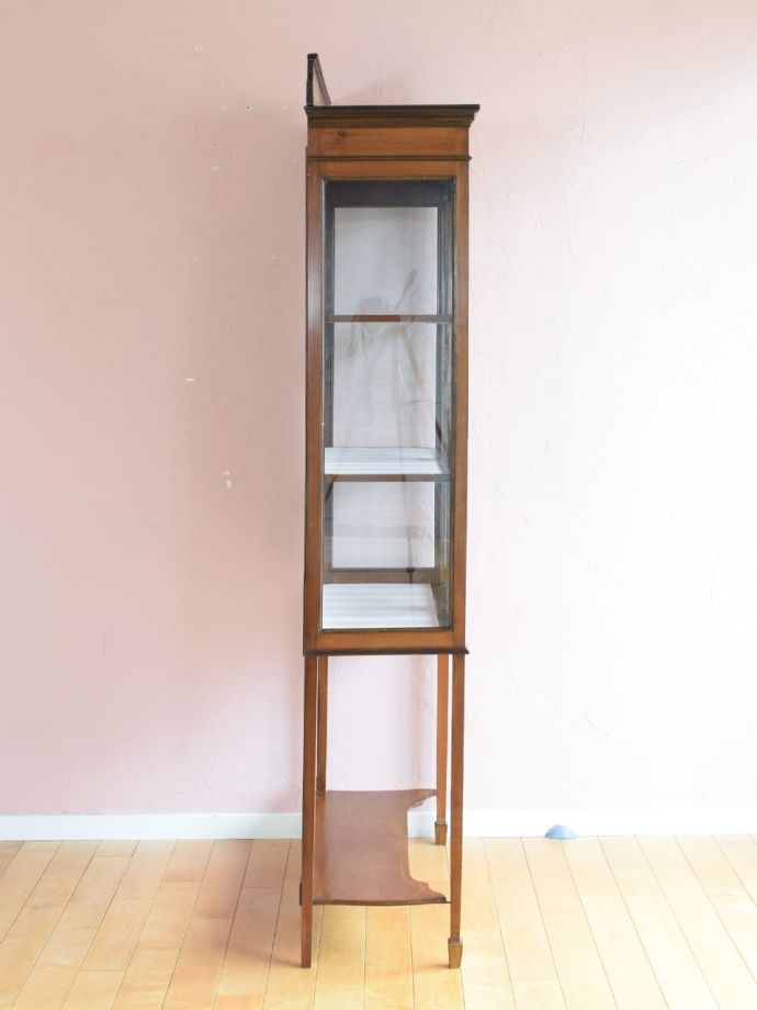 キャビネットの側面