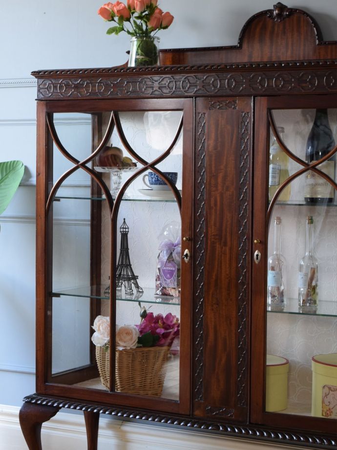 アンティークガラスの扉