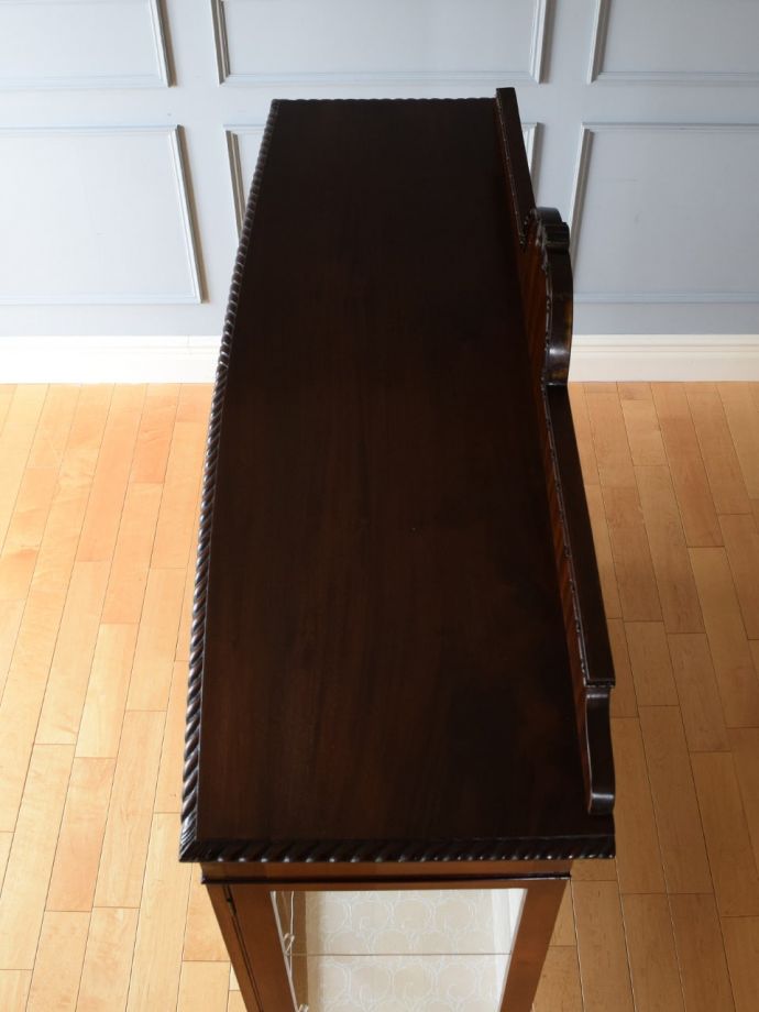 アンティークキャビネットの天板