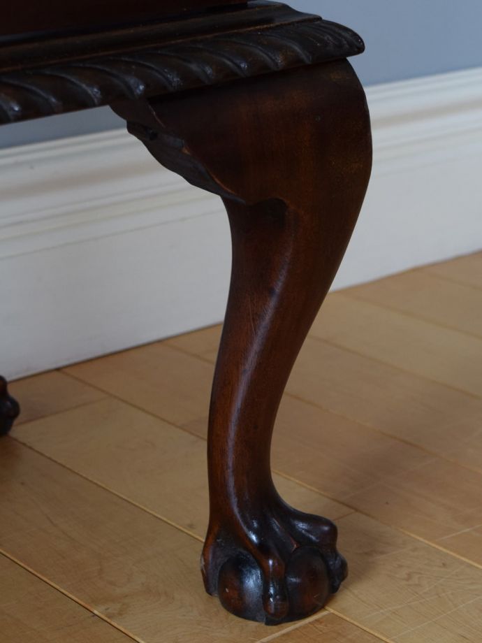 アンティーク家具の脚