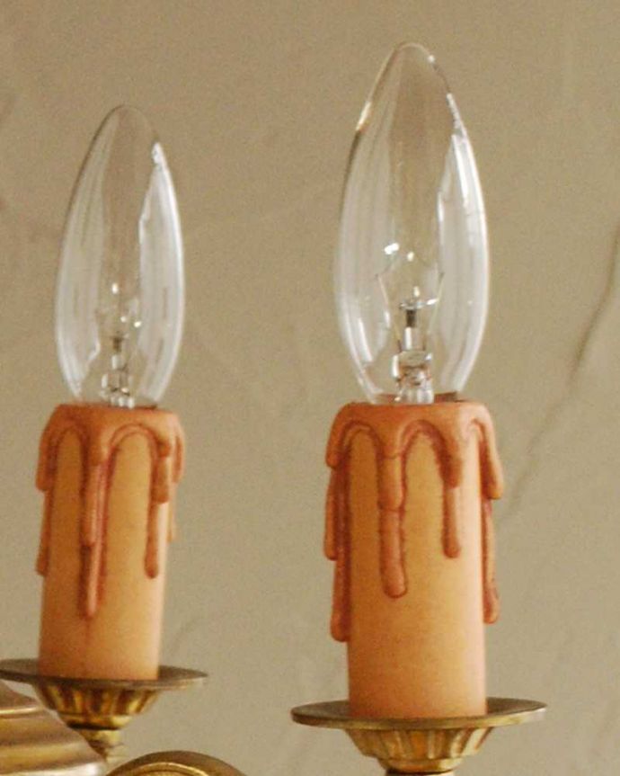 シャンデリア　照明・ライティング　フランス輸入のアンティークシャンデリア(真鍮製4灯)（Ｅ17シャンデリア球付）。。(k-2764-z)