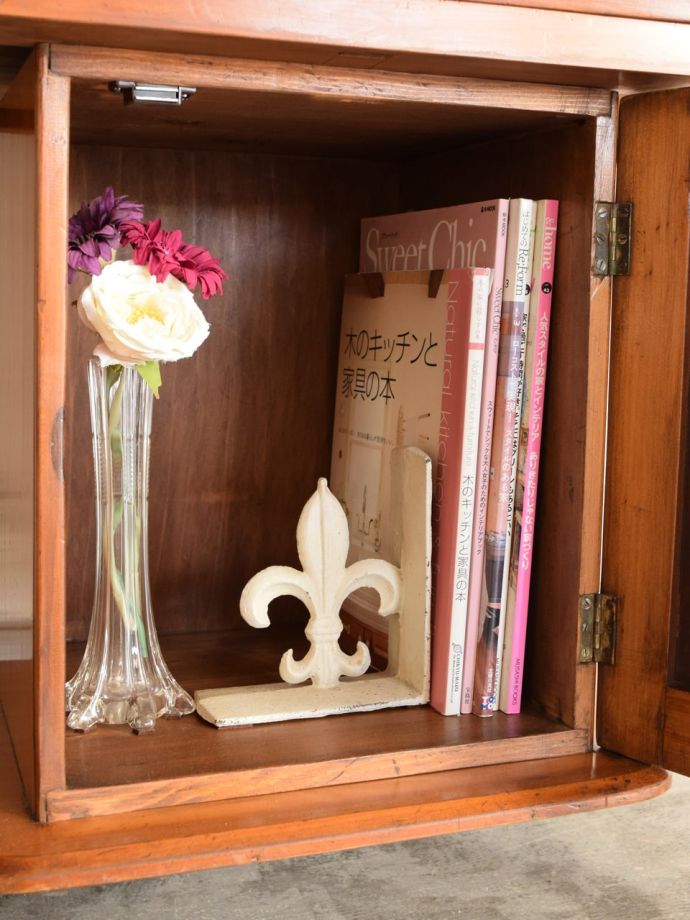 収納たっぷりのウォッシュスタンド