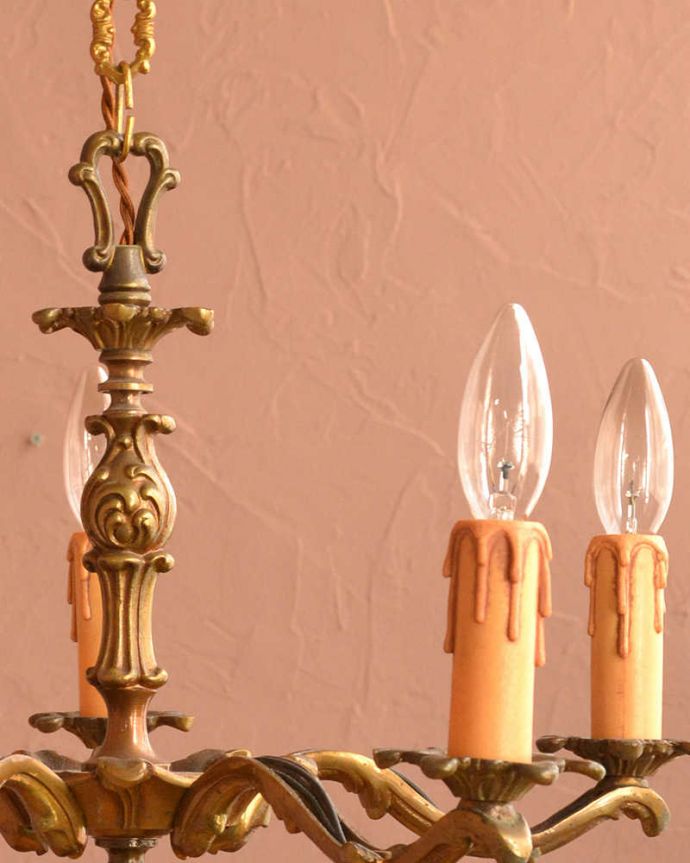 シャンデリア　照明・ライティング　アンティークの真鍮製シャンデリア・５灯タイプ（E17シャンデリア球付） 。。(k-2767-z)