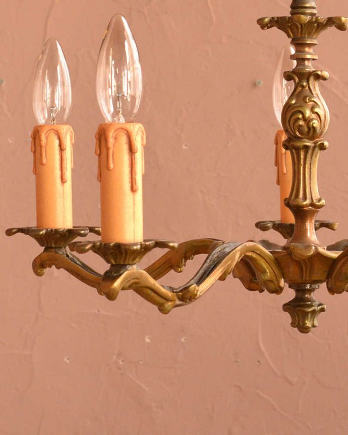 シャンデリア　照明・ライティング　アンティークの真鍮製シャンデリア・５灯タイプ（E17シャンデリア球付） 。。(k-2767-z)