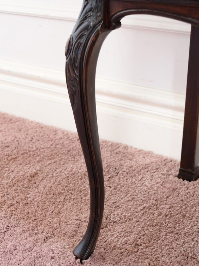 アンティークキャビネットの脚