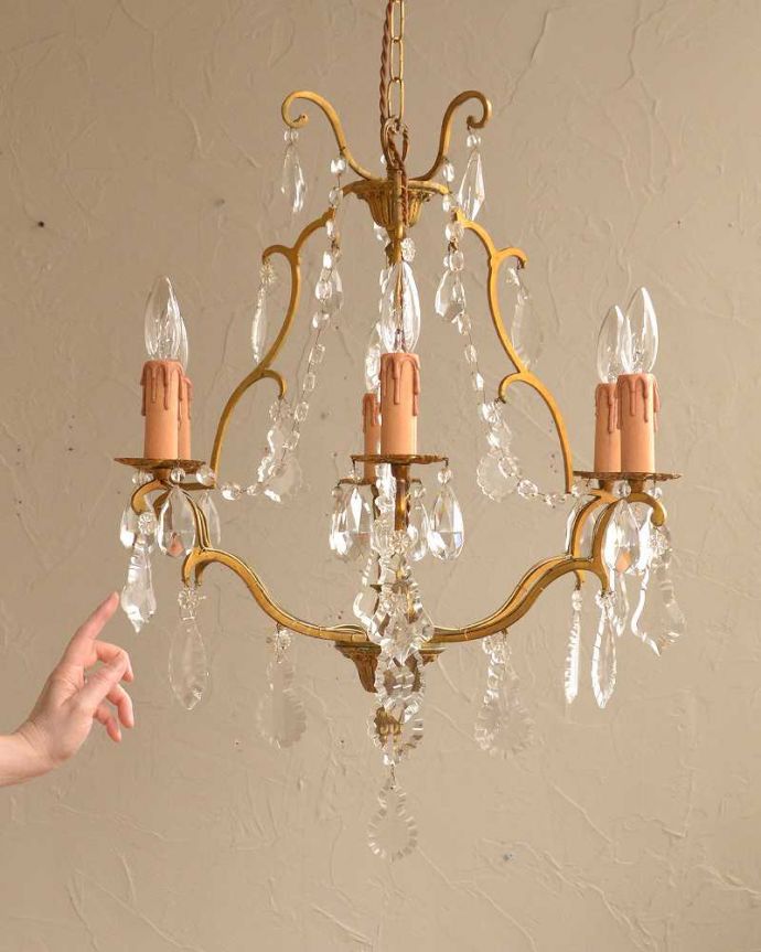 アンティークのガラスシャンデリア