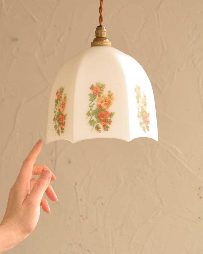 ペンダントライト　照明・ライティング　イギリス輸入のアンティークランプシェード（コード・シャンデリア電球・ギャラリーなし）。。(k-2770-z)