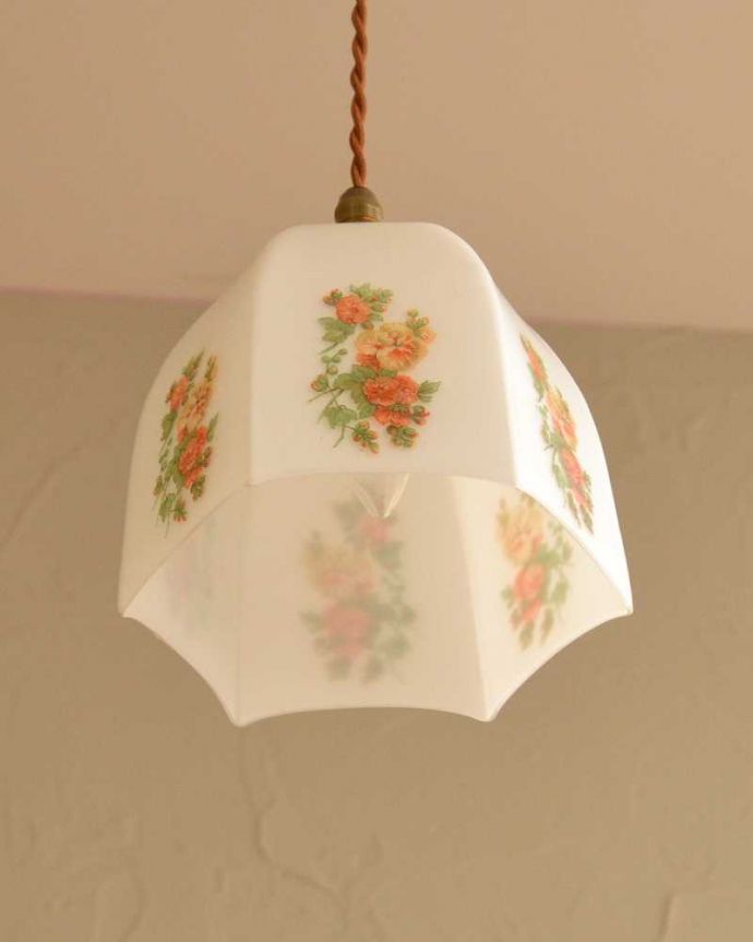 ペンダントライト　照明・ライティング　イギリス輸入のアンティークランプシェード（コード・シャンデリア電球・ギャラリーなし）。。(k-2770-z)
