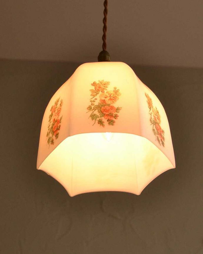ペンダントライト　照明・ライティング　イギリス輸入のアンティークランプシェード（コード・シャンデリア電球・ギャラリーなし）。。(k-2770-z)