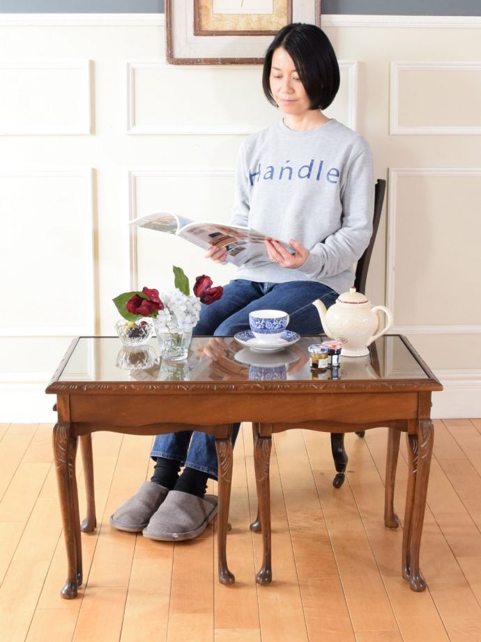 アンティークのネストテーブル