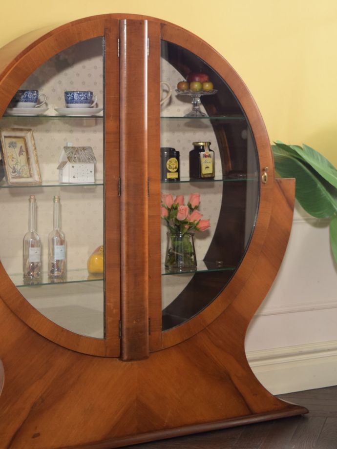 アンティークガラスの扉