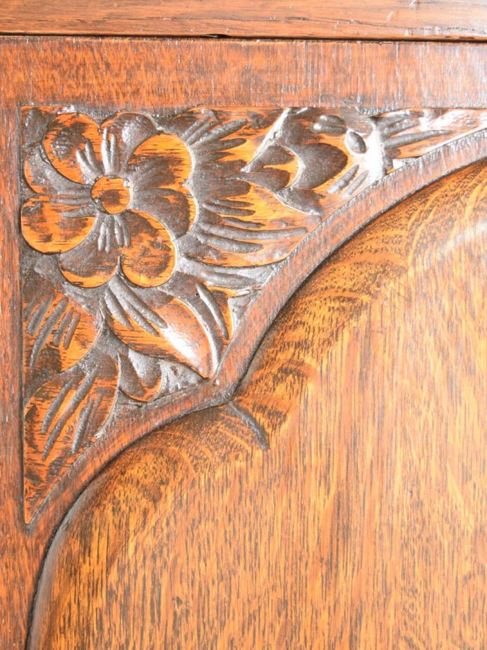 サイドボードの装飾