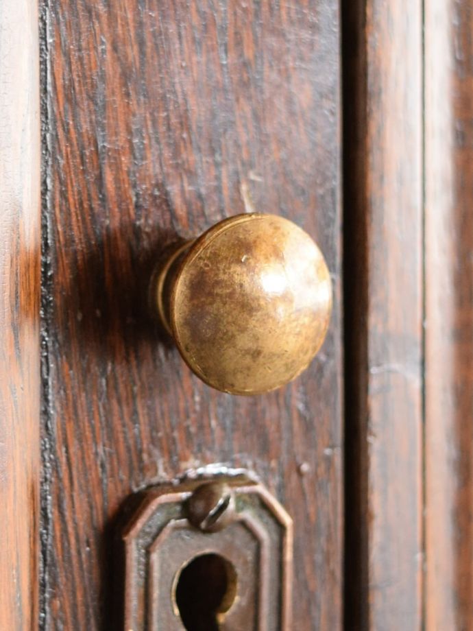 アンティークサイドボードの取っ手