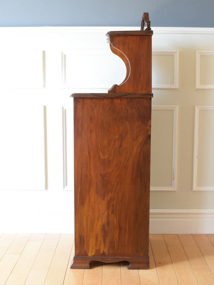 キャビネットの側面