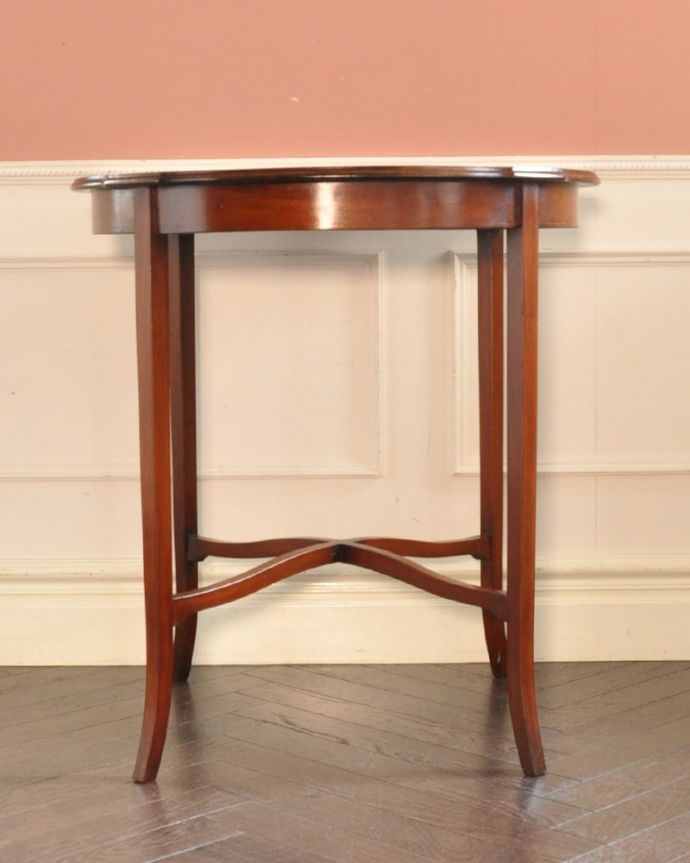 アンティーク家具の側面