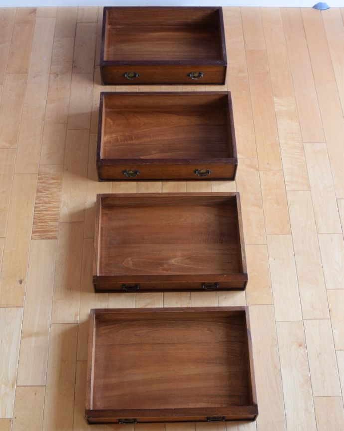 アンティークのチェスト アンティーク家具 アンティーク チェスト キレイに修復しましたお洋服も収納できるように、引き出しの中も職人がしっかり時間をかけて修復しました。(k-2791-f)