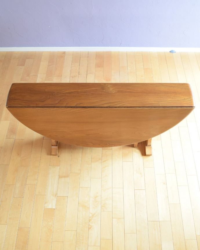 アーコールの家具 アンティーク家具 アンティーク テーブル(アーコール) 畳むとこんなにスリムなサイズリーフを閉じた状態のテーブルを上から見るとこんな感じ。(k-2792-f)