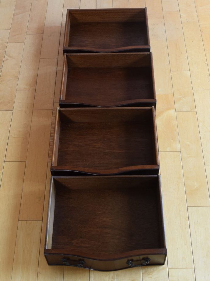 おしゃれなチェストの引き出しの中