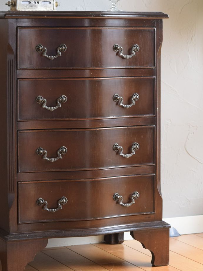 アンティークチェストの美しい木目