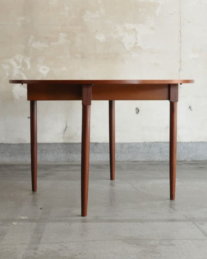 アンティークのテーブル　アンティーク家具　アンティーク ＧＬＴ（Ｇｐｌａｎ）　クルッと回転。(k-2800-f)