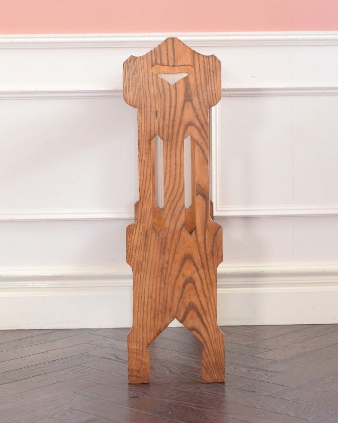 マガジンラック アンティーク家具 アンティーク ブックシェルフ。横から見ると・・・360度、どの角度から見てもキレイに仕上がっています。(k-2801-f)