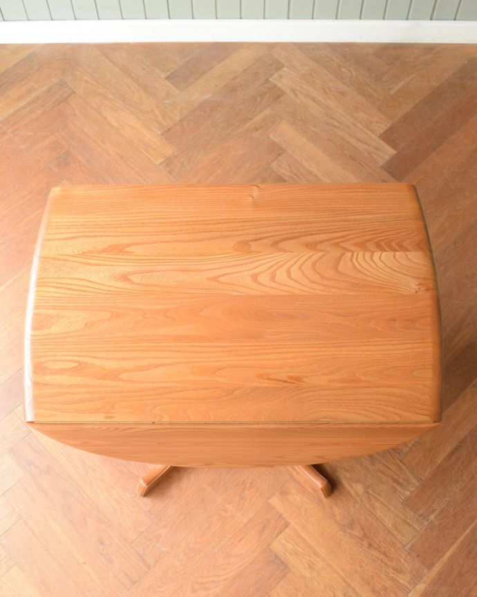 アーコールの家具　アンティーク家具　アンティーク テーブル（アーコール）　畳むとこんなにスリムなサイズリーフを閉じた状態のテーブルを上から見るとこんな感じ。(k-2802-f)