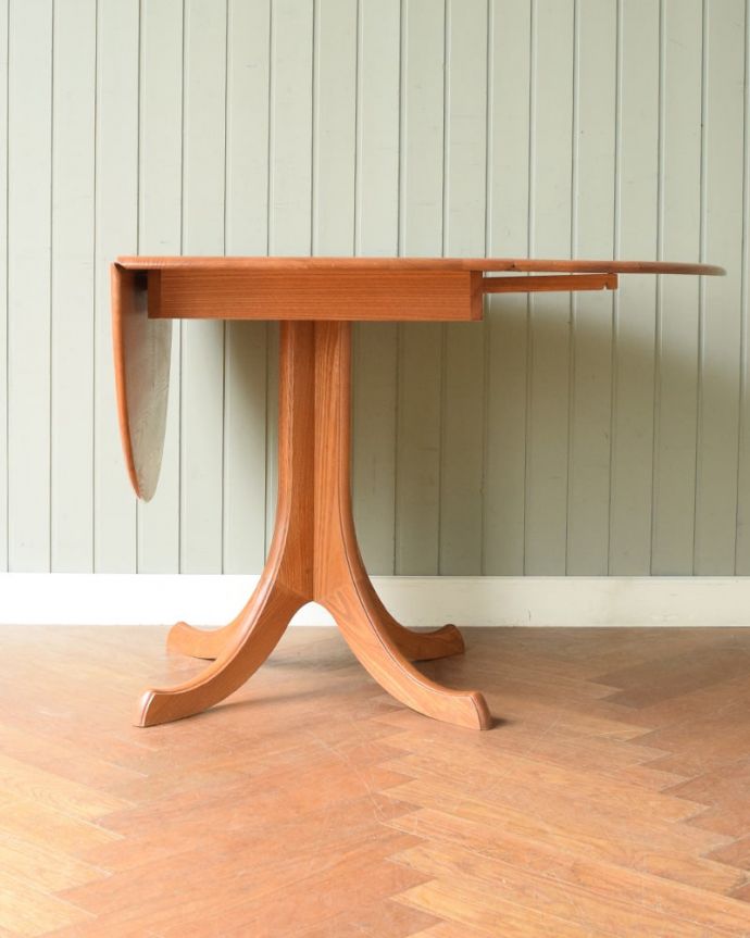 アーコールの家具　アンティーク家具　アンティーク テーブル（アーコール）　片方だけ開いても･･･リーフは片方ずつ広がるので、3WAYで使えます。(k-2802-f)