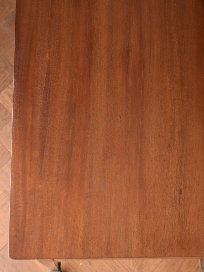 ドレッサーの天板