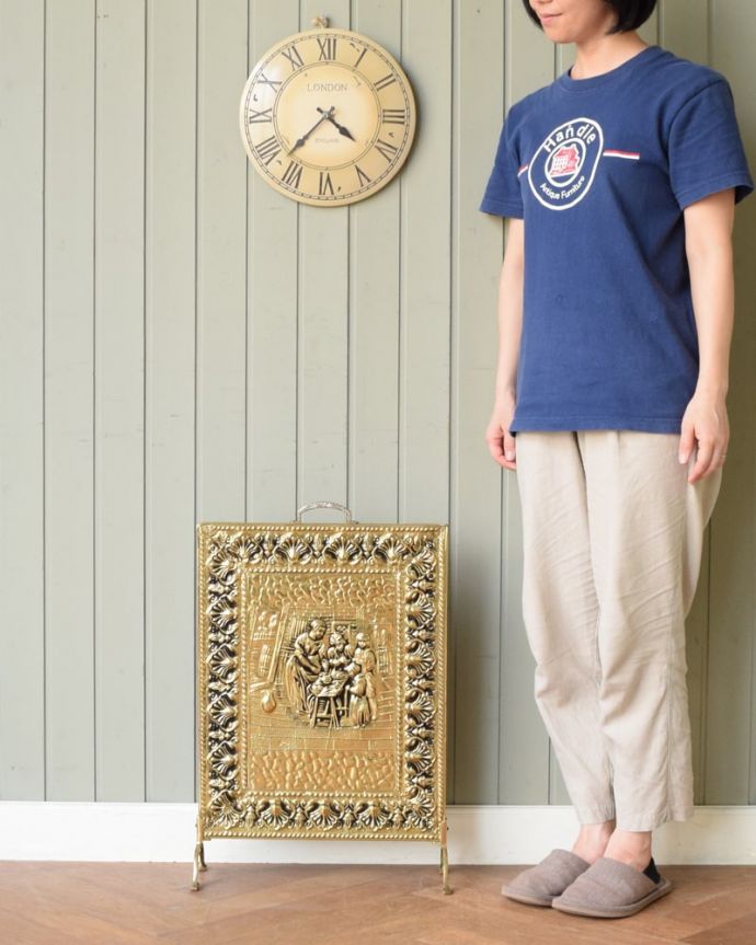 アンティーク家具　アンティーク ファイヤースクリーン　暖炉の前で使われていためずらしいアンティークヨーロッパの寒い冬を乗り切るため必ずお家にあった暖炉。(k-2809-f)