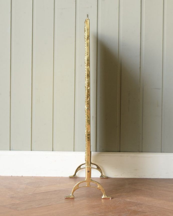 アンティーク家具　アンティーク ファイヤースクリーン　横から見ても素敵横から見ると、こんなにすっきりしたシルエットです。(k-2809-f)