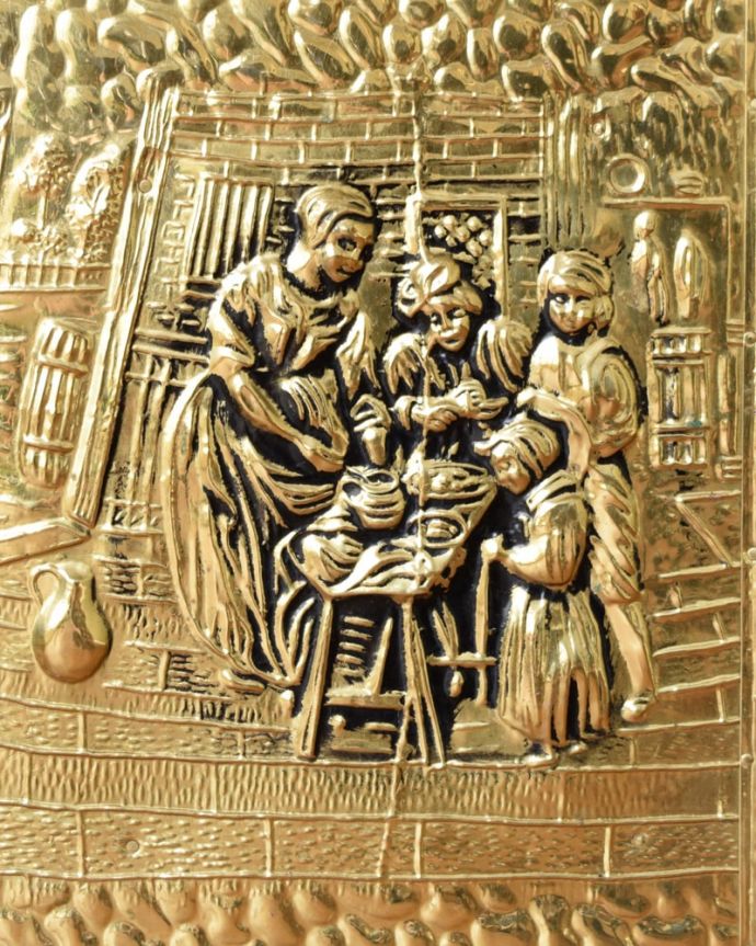 めずらしい家具　アンティーク家具　イギリスで見つけた珍しいレアなアンティーク、真鍮製のファイヤースクリーン（持ち手付き）　落ち着いた輝きが大人の雰囲気真鍮製なので、使っていくごとに味わい深い色合いに変化していきます。(k-2809-f)