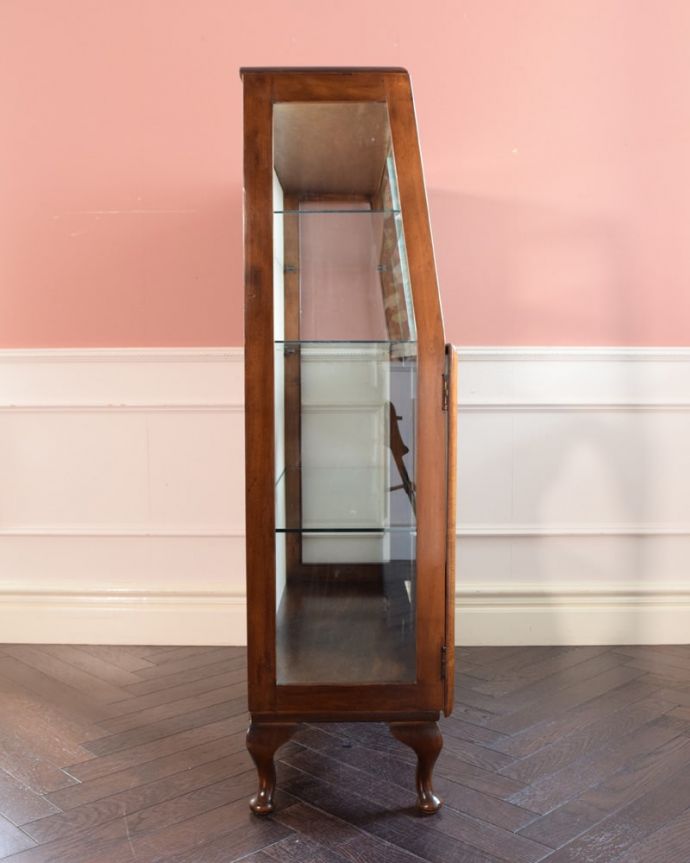 アンティークのキャビネット　アンティーク家具　アンティーク キャビネット　横から見てもステキ横から見るとこんな感じ。(k-2810-f)