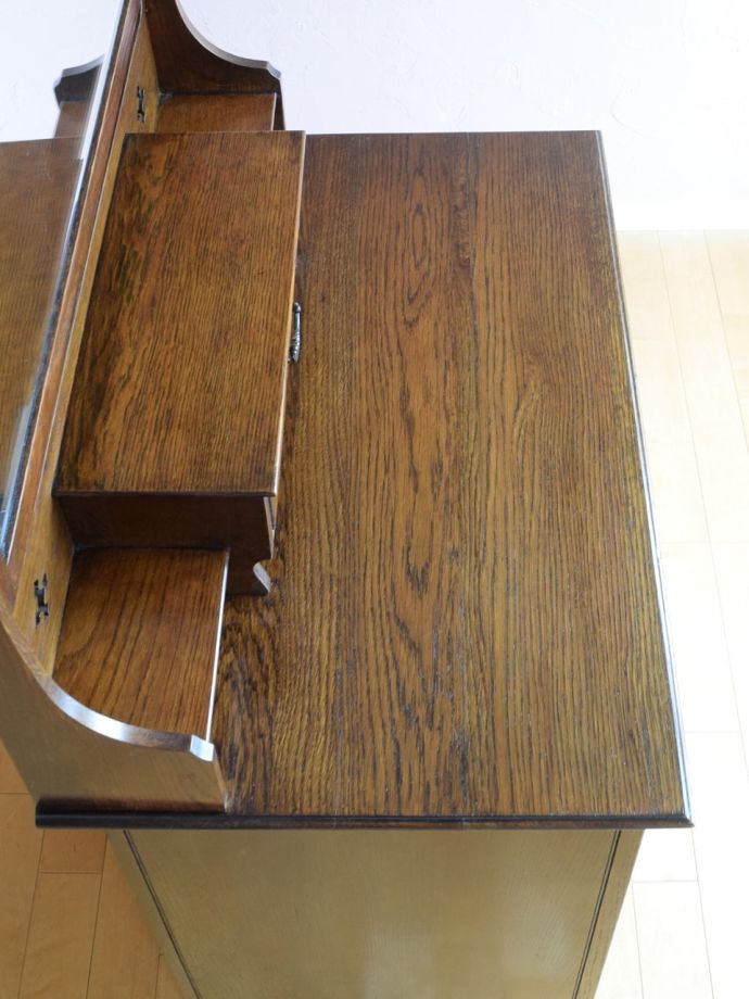 アンティークドレッサーの天板