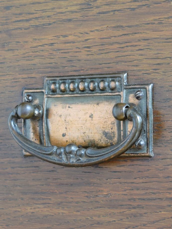 ドレッサーのおしゃれな取っ手