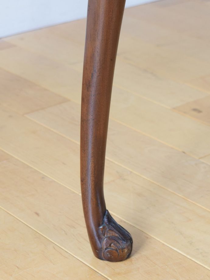 アンティークテーブルの脚