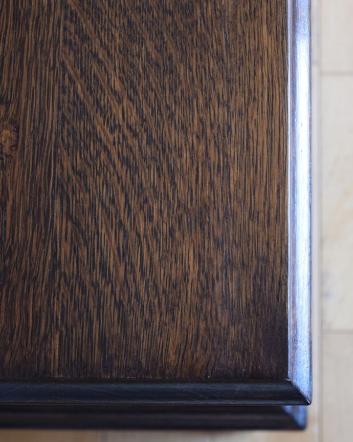 ブランケットボックス・収納ボックス　アンティーク家具　アンティーク ブランケットボックス　近くで見ると･･･テーブル代わりにも使えるコファ。(k-2819-f)