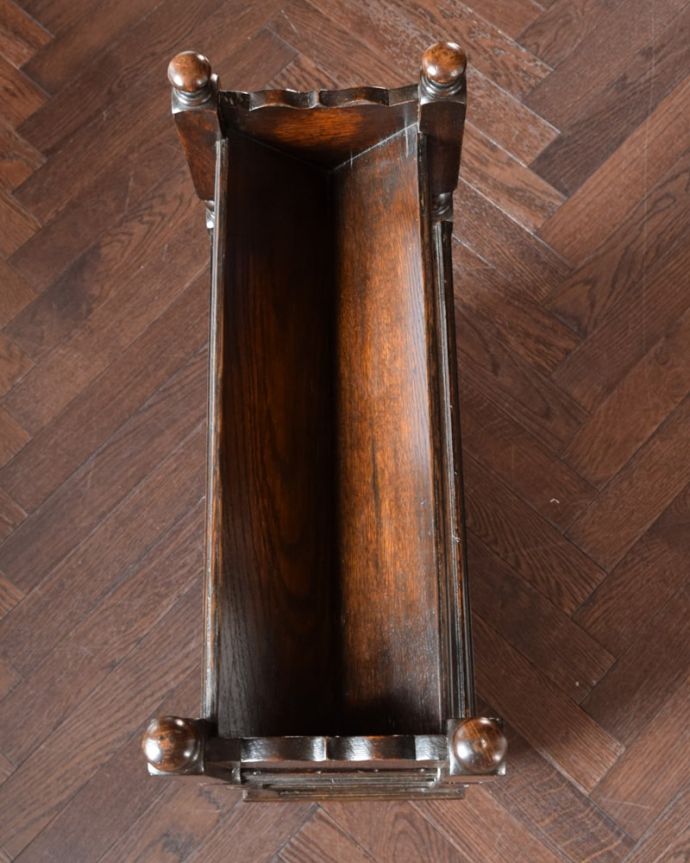 マガジンラック アンティーク家具 アンティーク ブックシェルフ ココも使えてさらに便利読みかけの本やお茶が置ける天板付き。(k-2820-f)