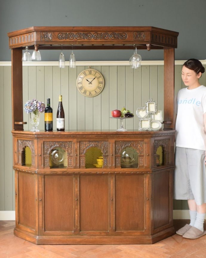 アンティークのキャビネット アンティーク家具 アンティーク カウンター お家の中で英国パブ気分!まるで英国のパブにいるような気分になっちゃう本格的なカウンター。(k-2821-f)