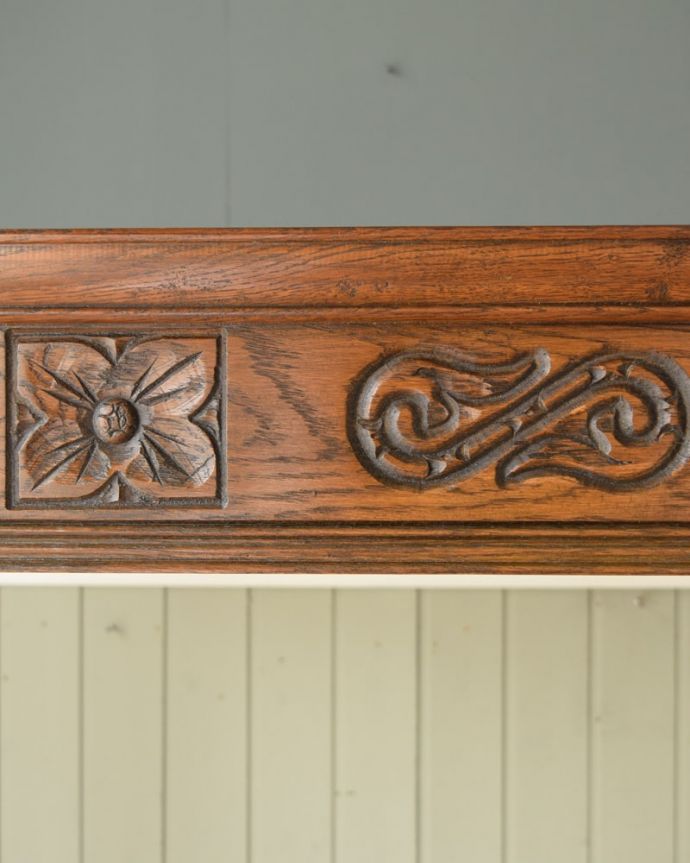 アンティークのキャビネット アンティーク家具 アンティーク カウンター 上の部分にまでカッコイイ彫が。(k-2821-f)